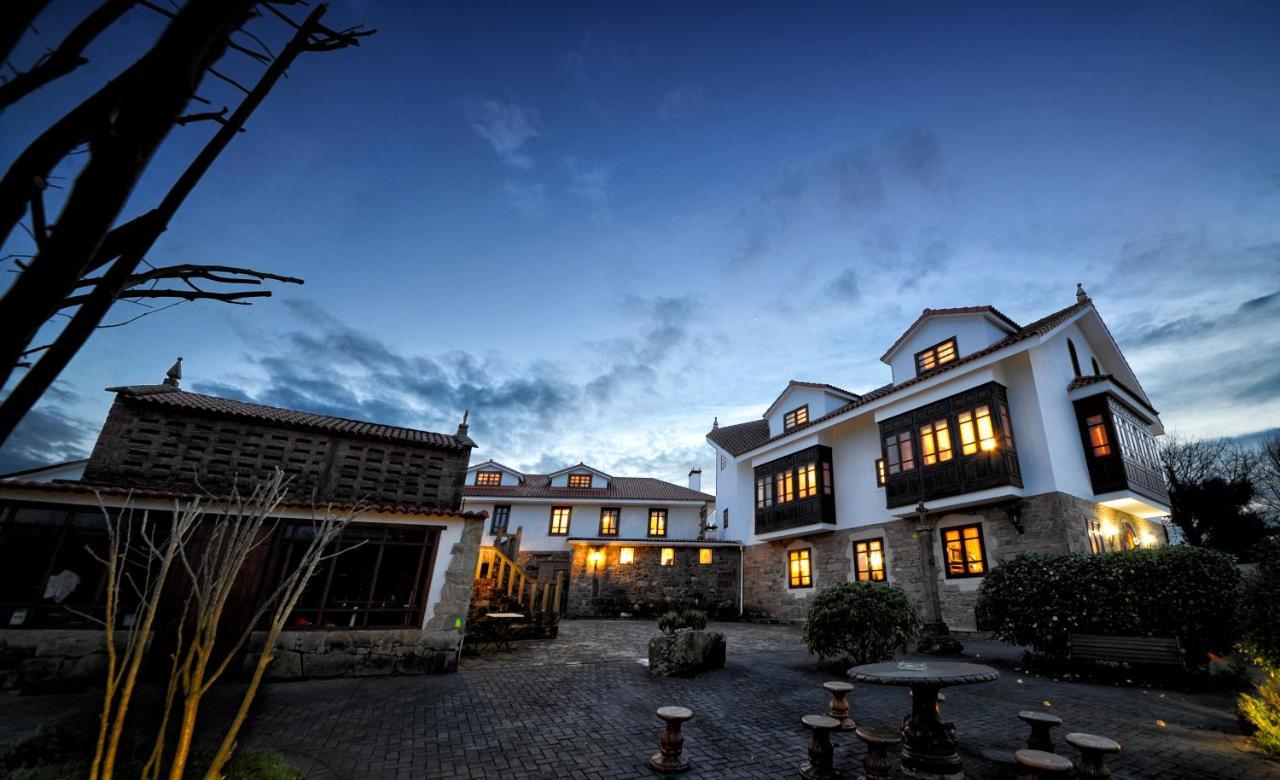 Hotel Mar De Queo Carballo Exteriör bild